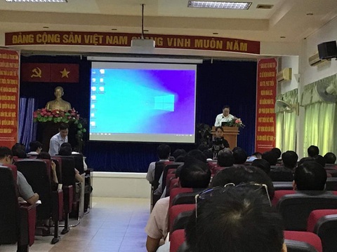 Trước nguy cơ viêm phổi cấp: ‘Không phải ai ho, ai sốt cũng cần vào viện’ - Ảnh 3.