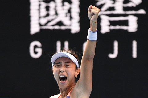 Thua sốc tay vợt Trung Quốc, Serena Williams dừng bước ở vòng 3 Úc mở rộng - Ảnh 2. Thua sốc tay vợt Trung Quốc, Serena Williams dừng bước ở vòng 3 Úc mở rộng - Ảnh 2.