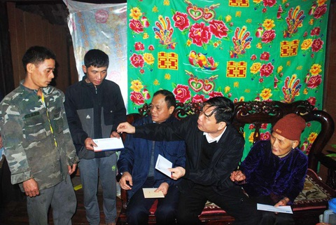 Hàng ngàn căn nhà bị ảnh hưởng nặng nề sau mưa đá - Ảnh 4. Hàng ngàn căn nhà bị ảnh hưởng nặng nề sau mưa đá - Ảnh 4.