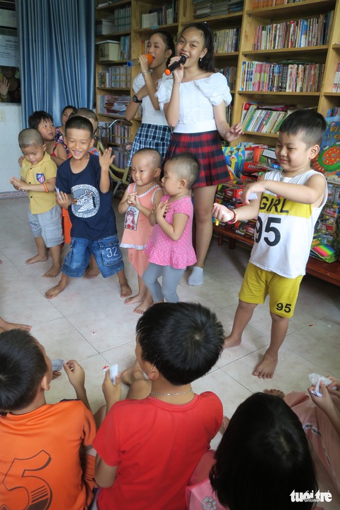 Tết cùng bệnh nhi ung thư - Ảnh 12. Tết cùng bệnh nhi ung thư - Ảnh 12.