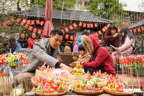 Tín hiệu vui cho văn hóa đọc ở phố sách ngày xuân - Ảnh 7. Tín hiệu vui cho văn hóa đọc ở phố sách ngày xuân - Ảnh 7.