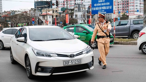 122 người thiệt mạng vì tai nạn giao thông trong 6 ngày nghỉ tết - Ảnh 1. 122 người thiệt mạng vì tai nạn giao thông trong 6 ngày nghỉ tết - Ảnh 1.