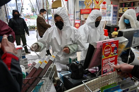 Mua hàng Trung Quốc có thể bị nhiễm virus viêm phổi Vũ Hán? - Ảnh 1. Mua hàng Trung Quốc có thể bị nhiễm virus viêm phổi Vũ Hán? - Ảnh 1.