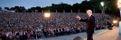 Giáo sư Harvard nổi tiếng với những bài giảng về công lý sẽ đến Việt Nam - Ảnh 3. Giáo sư Harvard nổi tiếng với những bài giảng về công lý sẽ đến Việt Nam - Ảnh 3.