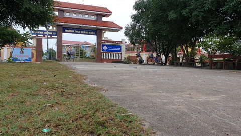 Lùi thời gian cắt hợp đồng giáo viên, chờ xét tuyển xong viên chức - Ảnh 1. Lùi thời gian cắt hợp đồng giáo viên, chờ xét tuyển xong viên chức - Ảnh 1.