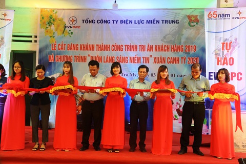 Điện lực miền Trung tặng phòng ở cho học sinh bán trú - Ảnh 1. Điện lực miền Trung tặng phòng ở cho học sinh bán trú - Ảnh 1.