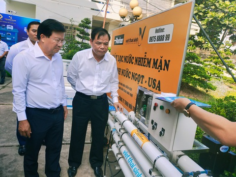 Phó Thủ tướng Trịnh Đình Dũng: Không để hộ dân nào thiếu nước sinh hoạt - Ảnh 1. Phó Thủ tướng Trịnh Đình Dũng: Không để hộ dân nào thiếu nước sinh hoạt - Ảnh 1.