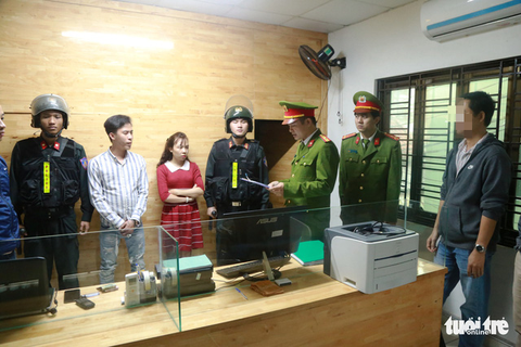 Bắt nhóm cho vay tín dụng đen liên tỉnh với lãi suất lên đến 700%/năm - Ảnh 1. Bắt nhóm cho vay tín dụng đen liên tỉnh với lãi suất lên đến 700%/năm - Ảnh 1.