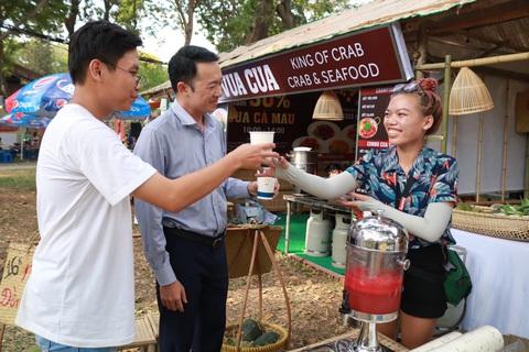 Hạn chế sử dụng túi nilông tại Lễ hội Tết Việt 2020 - Ảnh 2. Hạn chế sử dụng túi nilông tại Lễ hội Tết Việt 2020 - Ảnh 2.