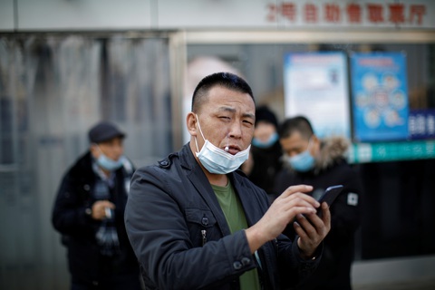 Chưa chết vì virus corona, đã chết vì lây lan thông tin sai lệch - Ảnh 1. Chưa chết vì virus corona, đã chết vì lây lan thông tin sai lệch - Ảnh 1.