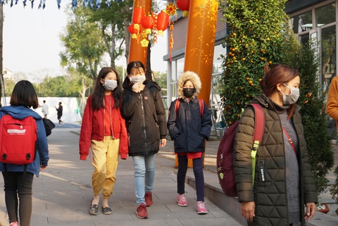 Hà Nội: các trường khử khuẩn, tạm dừng hoạt động ngoại khóa - Ảnh 2. Hà Nội: các trường khử khuẩn, tạm dừng hoạt động ngoại khóa - Ảnh 2.