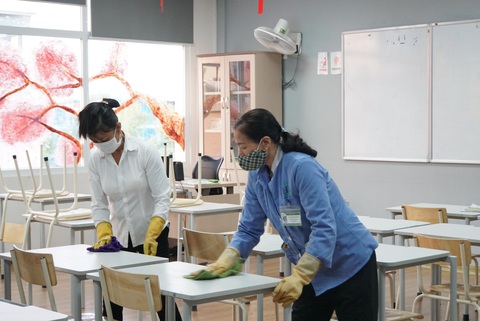 Hà Nội: các trường khử khuẩn, tạm dừng hoạt động ngoại khóa - Ảnh 1. Hà Nội: các trường khử khuẩn, tạm dừng hoạt động ngoại khóa - Ảnh 1.