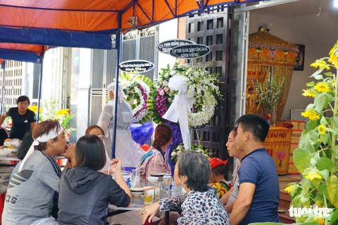 Xe hơi tông chết tài xế Grab 64 tuổi và làm nữ tiếp viên hàng không bị thương - Ảnh 2. Xe hơi tông chết tài xế Grab 64 tuổi và làm nữ tiếp viên hàng không bị thương - Ảnh 2.