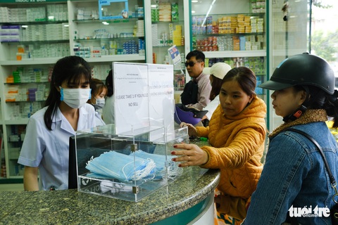 Khẩu trang ở đây không bán mà phát miễn phí cho người cần - Ảnh 5. Khẩu trang ở đây không bán mà phát miễn phí cho người cần - Ảnh 5.