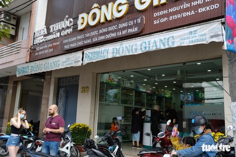 Khẩu trang ở đây không bán mà phát miễn phí cho người cần - Ảnh 6. Khẩu trang ở đây không bán mà phát miễn phí cho người cần - Ảnh 6.