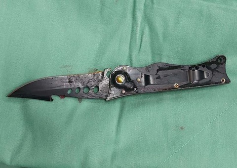 Bị gọi ra khỏi nhà, 15 phút sau phát hiện gục ngã với dao găm cắm thẳng tim - Ảnh 1. Bị gọi ra khỏi nhà, 15 phút sau phát hiện gục ngã với dao găm cắm thẳng tim - Ảnh 1.