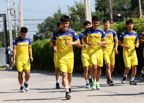 U23 Việt Nam ‘hồi hộp’ chờ tin chấn thương của Đình Trọng - Ảnh 1. U23 Việt Nam ‘hồi hộp’ chờ tin chấn thương của Đình Trọng - Ảnh 1.