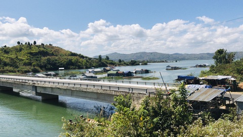 Làng chài trên núi ngóng tết đồng bằng - Ảnh 1. Làng chài trên núi ngóng tết đồng bằng - Ảnh 1.