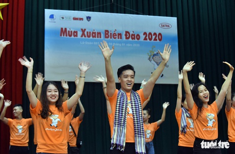 Mùa xuân biển đảo lần 9: Bên vịnh Phan Thiết, bâng khuâng nhớ Trường Sa - Ảnh 5. Mùa xuân biển đảo lần 9: Bên vịnh Phan Thiết, bâng khuâng nhớ Trường Sa - Ảnh 5.