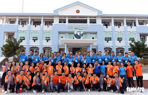 Mùa xuân biển đảo lần 9: Bên vịnh Phan Thiết, bâng khuâng nhớ Trường Sa - Ảnh 8. Mùa xuân biển đảo lần 9: Bên vịnh Phan Thiết, bâng khuâng nhớ Trường Sa - Ảnh 8.