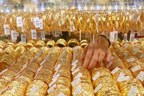Giá vàng vượt xa mốc 44 triệu đồng/lượng - Ảnh 1. Giá vàng vượt xa mốc 44 triệu đồng/lượng - Ảnh 1.