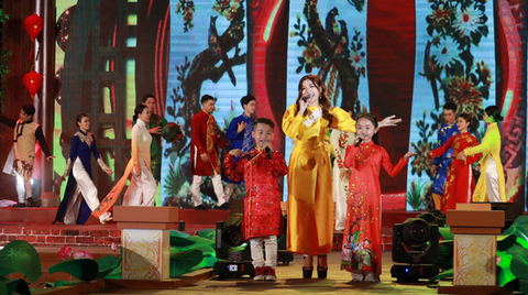 Du xuân 3 miền cùng chương trình Tết Việt ‘Cội nguồn và hôm nay’ - Ảnh 11. Du xuân 3 miền cùng chương trình Tết Việt ‘Cội nguồn và hôm nay’ - Ảnh 11.
