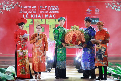 Du xuân 3 miền cùng chương trình Tết Việt ‘Cội nguồn và hôm nay’ - Ảnh 14. Du xuân 3 miền cùng chương trình Tết Việt ‘Cội nguồn và hôm nay’ - Ảnh 14.