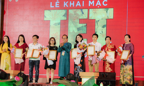 Du xuân 3 miền cùng chương trình Tết Việt ‘Cội nguồn và hôm nay’ - Ảnh 3. Du xuân 3 miền cùng chương trình Tết Việt ‘Cội nguồn và hôm nay’ - Ảnh 3.
