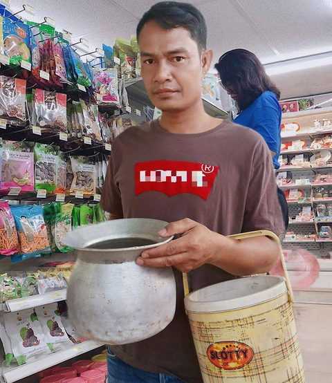 Dân Thái xách giỏ lưới, đẩy xe cút kít thay túi nhựa khi mua sắm - Ảnh 3. Dân Thái xách giỏ lưới, đẩy xe cút kít thay túi nhựa khi mua sắm - Ảnh 3.