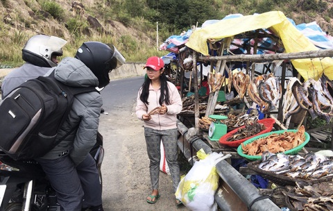 Làng chài trên núi ngóng tết đồng bằng - Ảnh 2. Làng chài trên núi ngóng tết đồng bằng - Ảnh 2.