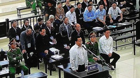 Trước tòa, Phan Văn Anh Vũ đề nghị không gọi mình là Vũ ‘nhôm’ - Ảnh 1. Trước tòa, Phan Văn Anh Vũ đề nghị không gọi mình là Vũ ‘nhôm’ - Ảnh 1.