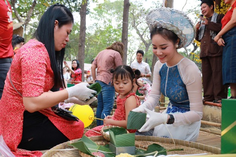 Bánh chưng, bánh giầy, bánh tét - linh hồn Tết Việt! - Ảnh 3. Bánh chưng, bánh giầy, bánh tét - linh hồn Tết Việt! - Ảnh 3.