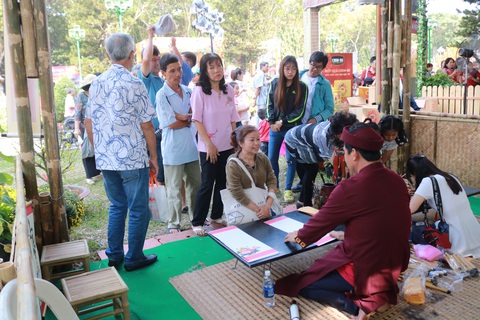Bánh chưng, bánh giầy, bánh tét - linh hồn Tết Việt! - Ảnh 8. Bánh chưng, bánh giầy, bánh tét - linh hồn Tết Việt! - Ảnh 8.
