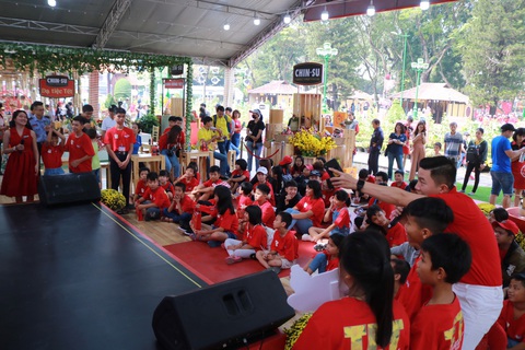 Hoạt động thiện nguyện ‘Tết trẻ em’ tại Lễ hội Tết Việt 2020 - Ảnh 2. Hoạt động thiện nguyện ‘Tết trẻ em’ tại Lễ hội Tết Việt 2020 - Ảnh 2.