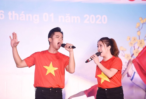 Mùa xuân biển đảo 2020: Những chiến sĩ tuổi đôi mươi khoe tài hát, nhảy - Ảnh 7. Mùa xuân biển đảo 2020: Những chiến sĩ tuổi đôi mươi khoe tài hát, nhảy - Ảnh 7.