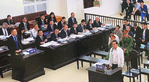 Phan Văn Anh Vũ: Bị cáo có tội không sao nhưng oan và nhục nhã cho lãnh đạo TP Đà Nẵng - Ảnh 1. Phan Văn Anh Vũ: Bị cáo có tội không sao nhưng oan và nhục nhã cho lãnh đạo TP Đà Nẵng - Ảnh 1.
