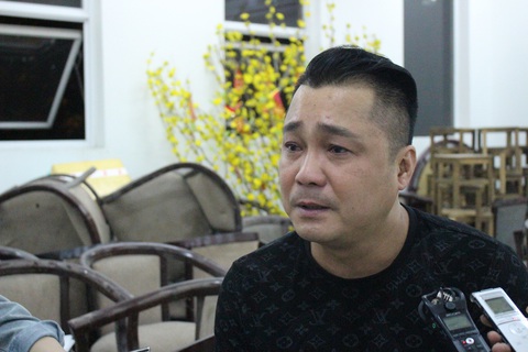 Ca sĩ Giao Linh, diễn viên Lý Hùng, Kiều Minh Tuấn... viếng nghệ sĩ Nguyễn Chánh Tín - Ảnh 1. Ca sĩ Giao Linh, diễn viên Lý Hùng, Kiều Minh Tuấn... viếng nghệ sĩ Nguyễn Chánh Tín - Ảnh 1.