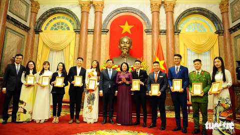 Phó chủ tịch nước Đặng Thị Ngọc Thịnh: Nghèo vì không có ước mơ, không dám ước mơ - Ảnh 4. Phó chủ tịch nước Đặng Thị Ngọc Thịnh: Nghèo vì không có ước mơ, không dám ước mơ - Ảnh 4.