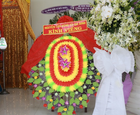 Nguyên Thủ tướng Nguyễn Tấn Dũng và nhiều nghệ sĩ đến chia buồn cùng gia đình Nguyễn Chánh Tín - Ảnh 3. Nguyên Thủ tướng Nguyễn Tấn Dũng và nhiều nghệ sĩ đến chia buồn cùng gia đình Nguyễn Chánh Tín - Ảnh 3.