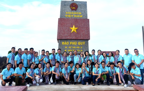 Mùa xuân biển đảo lần 9 bịn rịn tạm biệt huyện đảo Phú Quý - Ảnh 1. Mùa xuân biển đảo lần 9 bịn rịn tạm biệt huyện đảo Phú Quý - Ảnh 1.