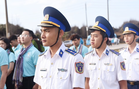 Mùa xuân biển đảo lần 9 bịn rịn tạm biệt huyện đảo Phú Quý - Ảnh 3. Mùa xuân biển đảo lần 9 bịn rịn tạm biệt huyện đảo Phú Quý - Ảnh 3.