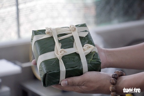 Máy phụ gói bánh chưng, 1 phút xong một bánh - Ảnh 7. Máy phụ gói bánh chưng, 1 phút xong một bánh - Ảnh 7.