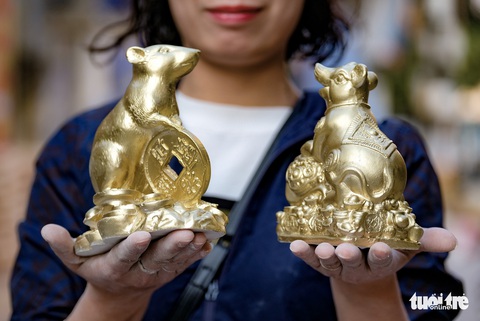 Chuột vàng làng Bát Tràng giá rẻ, đắt khách những ngày giáp tết - Ảnh 11. Chuột vàng làng Bát Tràng giá rẻ, đắt khách những ngày giáp tết - Ảnh 11.