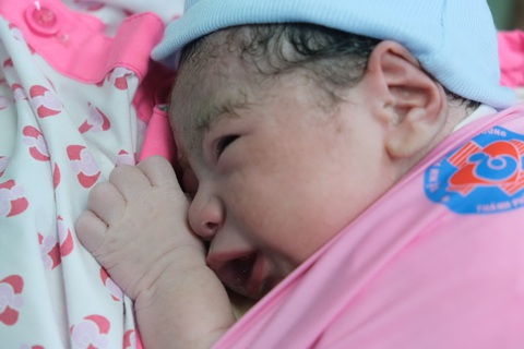 Vượt cạn ngày tết nhiều nỗi lo - Ảnh 2. Vượt cạn ngày tết nhiều nỗi lo - Ảnh 2.