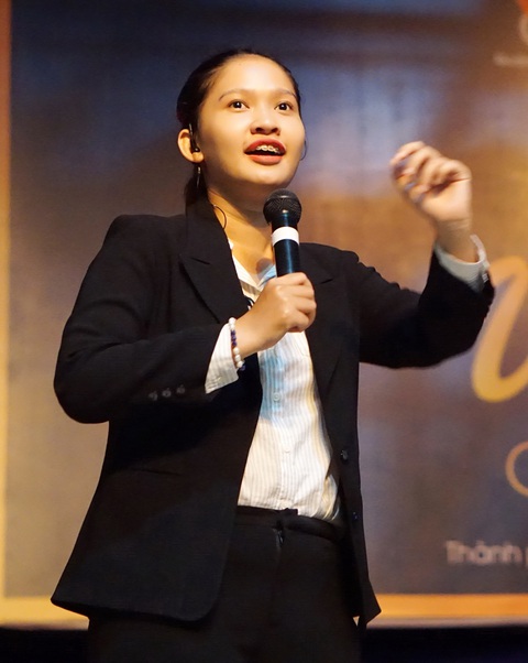 Những cánh bồ câu không mỏi - Kỳ 2: Cô gái công dân toàn cầu - Ảnh 1. Những cánh bồ câu không mỏi - Kỳ 2: Cô gái công dân toàn cầu - Ảnh 1.