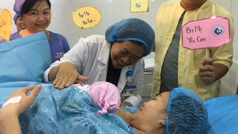 Vượt cạn ngày tết nhiều nỗi lo - Ảnh 1. Vượt cạn ngày tết nhiều nỗi lo - Ảnh 1.