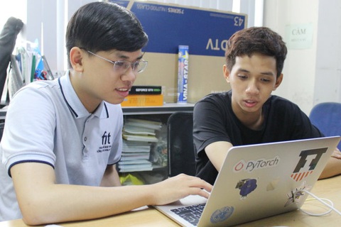 Những cánh bồ câu không mỏi - Kỳ 1: Đôi bạn trí tuệ nhân tạo - Ảnh 1. Những cánh bồ câu không mỏi - Kỳ 1: Đôi bạn trí tuệ nhân tạo - Ảnh 1.