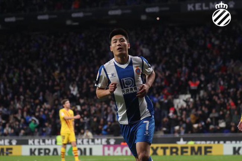 Bàn thắng của cầu thủ Trung Quốc vào lưới Barca đạt hơn 1 tỉ lượt xem - Ảnh 1. Bàn thắng của cầu thủ Trung Quốc vào lưới Barca đạt hơn 1 tỉ lượt xem - Ảnh 1.