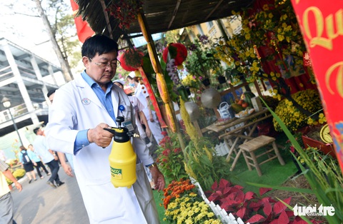 Đường hoa xuân cho bệnh nhân ở Bệnh viện Chợ Rẫy - Ảnh 5. Đường hoa xuân cho bệnh nhân ở Bệnh viện Chợ Rẫy - Ảnh 5.
