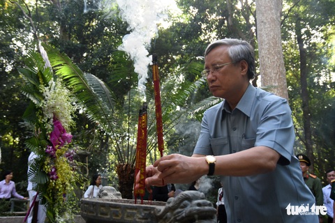 Thường trực Ban Bí thư thăm, dâng hương tại di tích Trung ương Cục miền Nam - Ảnh 1. Thường trực Ban Bí thư thăm, dâng hương tại di tích Trung ương Cục miền Nam - Ảnh 1.